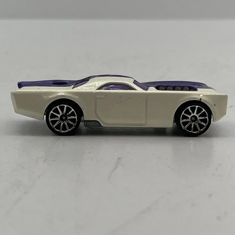 Mattel Hot Wheels Two-Face Diecast DC Universe Car White/Purple Toned